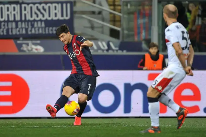 Per i grifoni sono andati in rete Soumaoro, Sanabria e Criscito, Nei felsinei espulsi Schouten e Denswil.