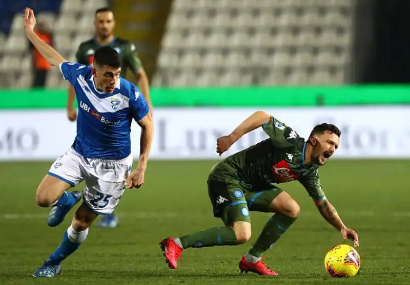 Quarta vittoria in cinque partite di campionato per il Napoli di Gennaro Gattuso, che piega in rimonta il Brescia al Rigamonti per 2-1