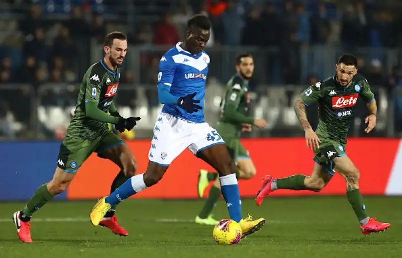 Quarta vittoria in cinque partite di campionato per il Napoli di Gennaro Gattuso, che piega in rimonta il Brescia al Rigamonti per 2-1