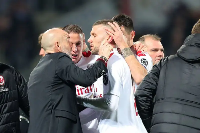 Dal Franchi escono con un punto a testa Fiorentina e Milan: per i rossoneri a segno Rebic, i viola la pareggiano a cinque minuti dal triplice fischio e in inferiorità numerica.