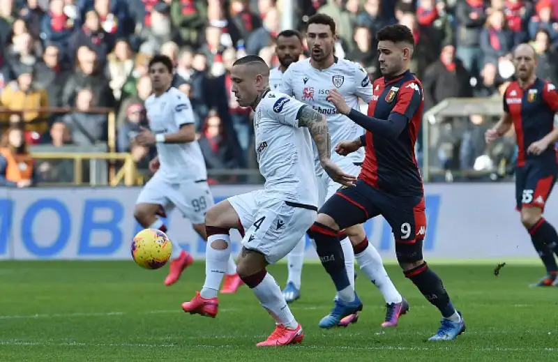Il Cagliari non riesce a uscire dalla crisi: la banda di Maran viene battuta in trasferta dal Genoa che conquista i tre punti grazie a Goran Pandev