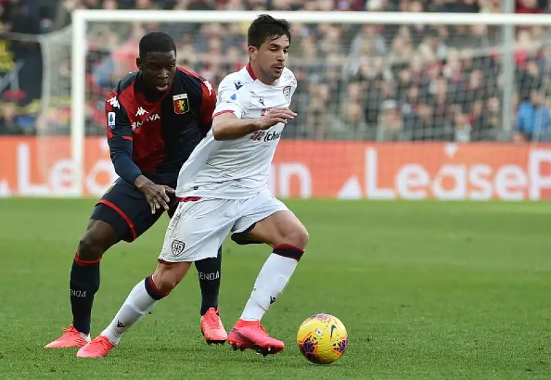 Il Cagliari non riesce a uscire dalla crisi: la banda di Maran viene battuta in trasferta dal Genoa che conquista i tre punti grazie a Goran Pandev