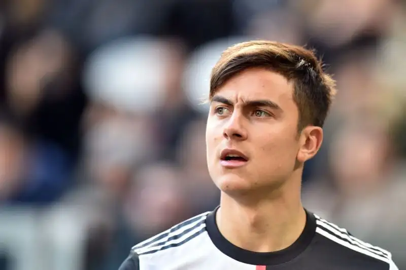 Per la squadra di Sarri doppietta dal dischetto di Cristiano Ronaldo e gol di De Ligt.