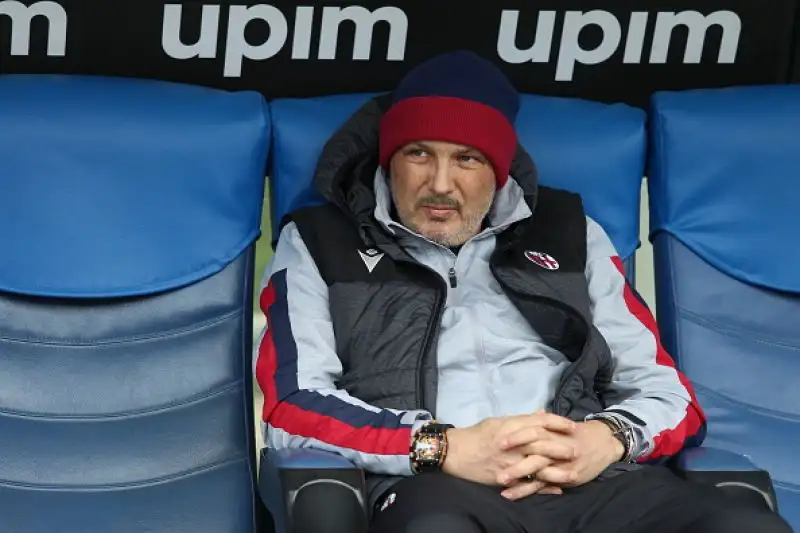 Biancocelesti in gol con Luis Alberto e Correa, annullati due gol al Bologna dal VAR.