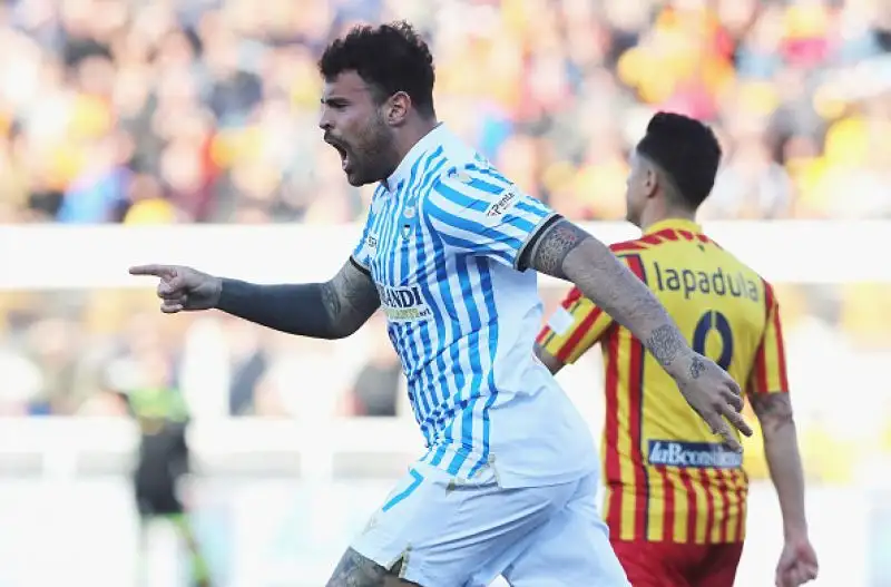 In vantaggio con un rigore di Mancosu i padroni di casa vengono raggiunti da una rete di Petagna ad inizio ripresa ma trovano poi con Majer il gol vittoria.