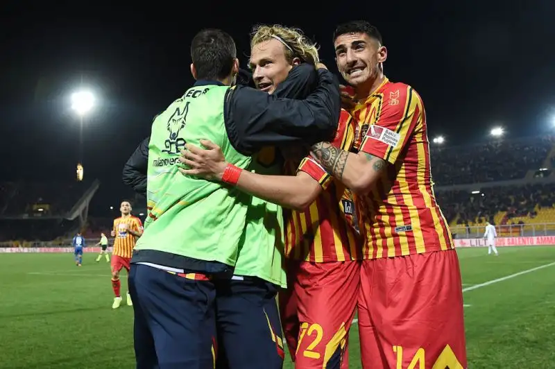 Per i salentini sono andati in rete Deiola, Barak, Falco e  Lapadula su rigore.