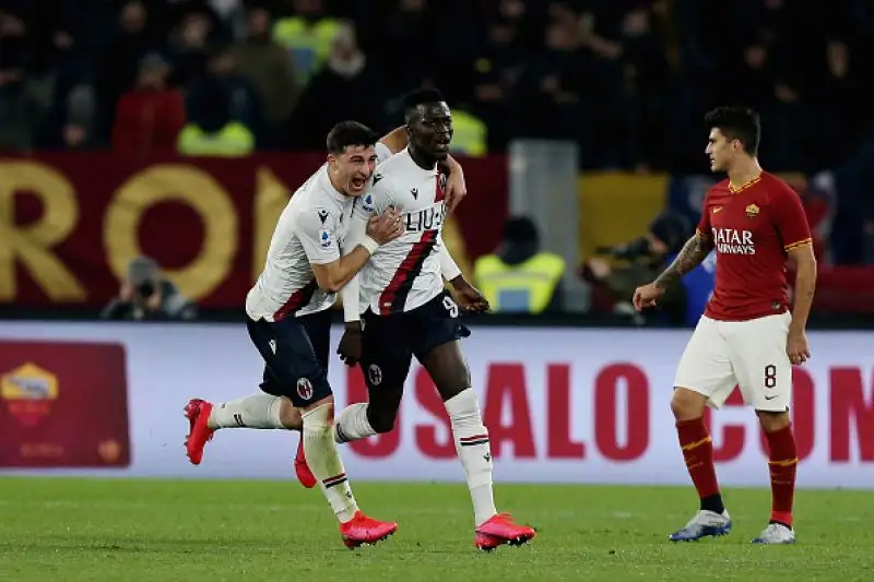 In gol Orsolini e Barrow con una doppietta, gli ospiti potrebbero dilagare ma i giallorossi tornano in partita: rimonta però solo sfiorata.