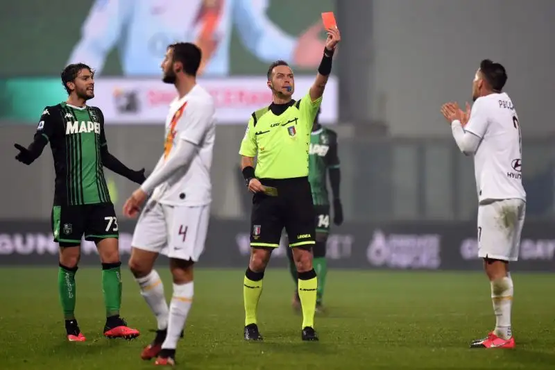 Per la squadra di De Zerbi gol di Djuricic, Boga e doppietta di Caputo. Per i capitolini in gol Dzeko e Veretuot su calcio di rigore.