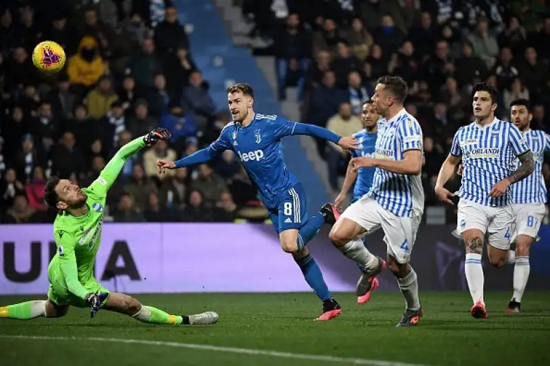 La Juventus supera per 2-1 in trasferta la Spal nel secondo anticipo del sabato della 25esima giornata di serie A.
