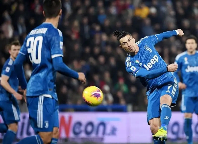 La Juventus supera per 2-1 in trasferta la Spal nel secondo anticipo del sabato della 25esima giornata di serie A.