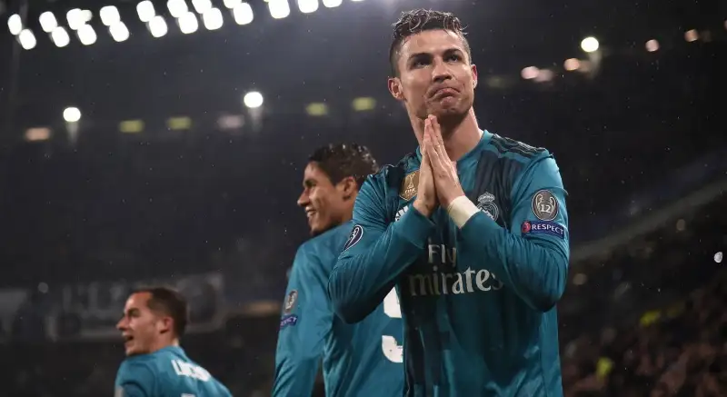 6- A quanti metri è stato colpito il pallone da Cristiano Ronaldo nella famosa rovesciata contro la Juventus?
Il pallone è stato colpito dal portoghese a 2.38 metri di altezza