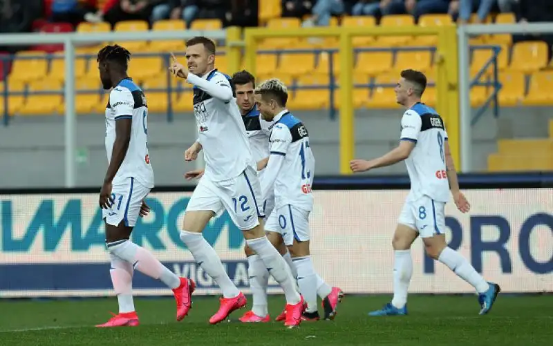 Per i bergamaschi in gol tre volte Zapata, Ilicic, Muriel, Malinovsky e autorete del leccese Donati. Per i padroni di casa in rete Saponara e lo stesso Donati.