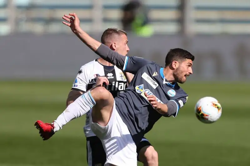 Colpaccio della Spal a Parma nel primo recupero della 26esima giornata di Serie A, giocato a porte chiuse per l'emergenza Coronavirus. 