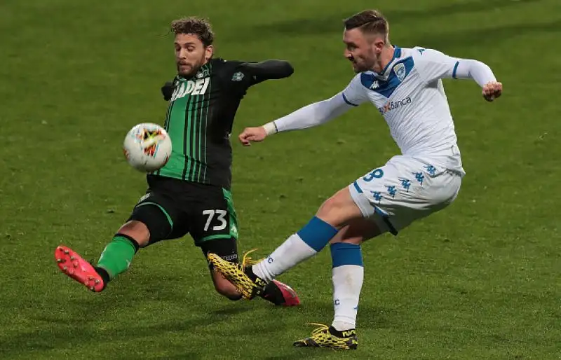 Il Sassuolo ha battuto per 3-0 il Brescia nell'ultimo recupero della 26esima giornata di serie A, giocata in un Mapei Stadium a porte chiuse per l'emergenza Coronavirus
