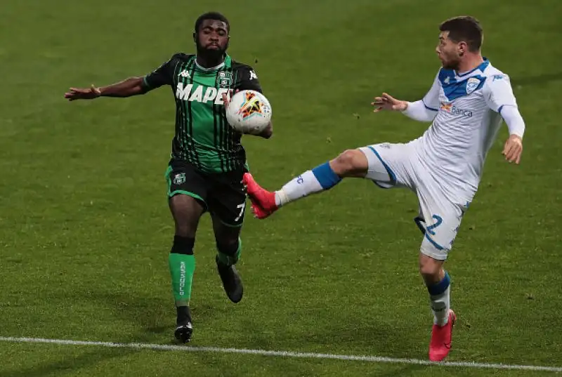 Il Sassuolo ha battuto per 3-0 il Brescia nell'ultimo recupero della 26esima giornata di serie A, giocata in un Mapei Stadium a porte chiuse per l'emergenza Coronavirus
