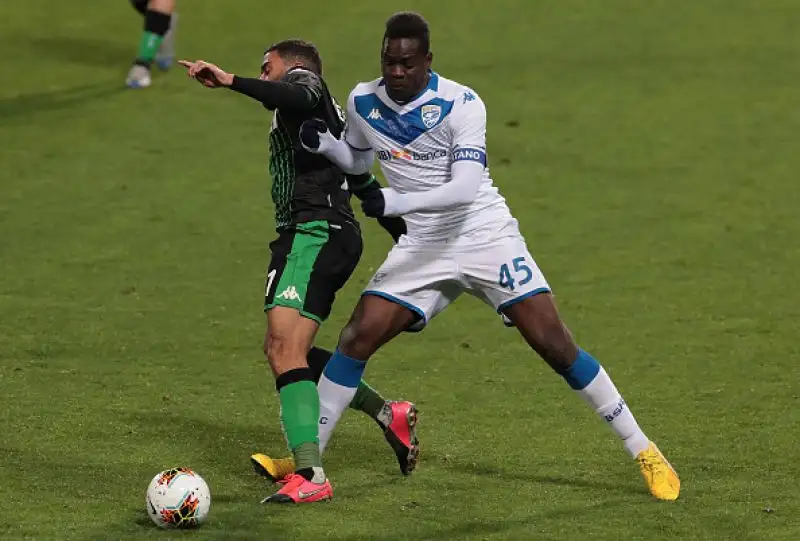 Il Sassuolo ha battuto per 3-0 il Brescia nell'ultimo recupero della 26esima giornata di serie A, giocata in un Mapei Stadium a porte chiuse per l'emergenza Coronavirus
