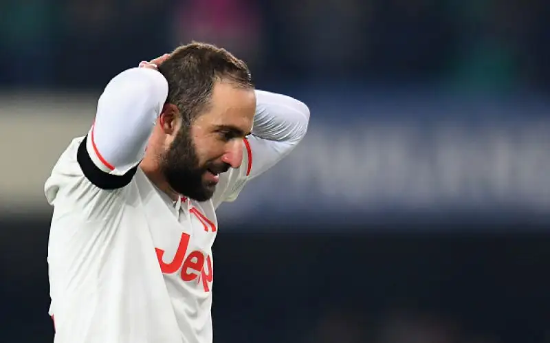 I bianconeri cadono a sorpresa al Bentegodi: l'Hellas vince in rimonta per 2-1.