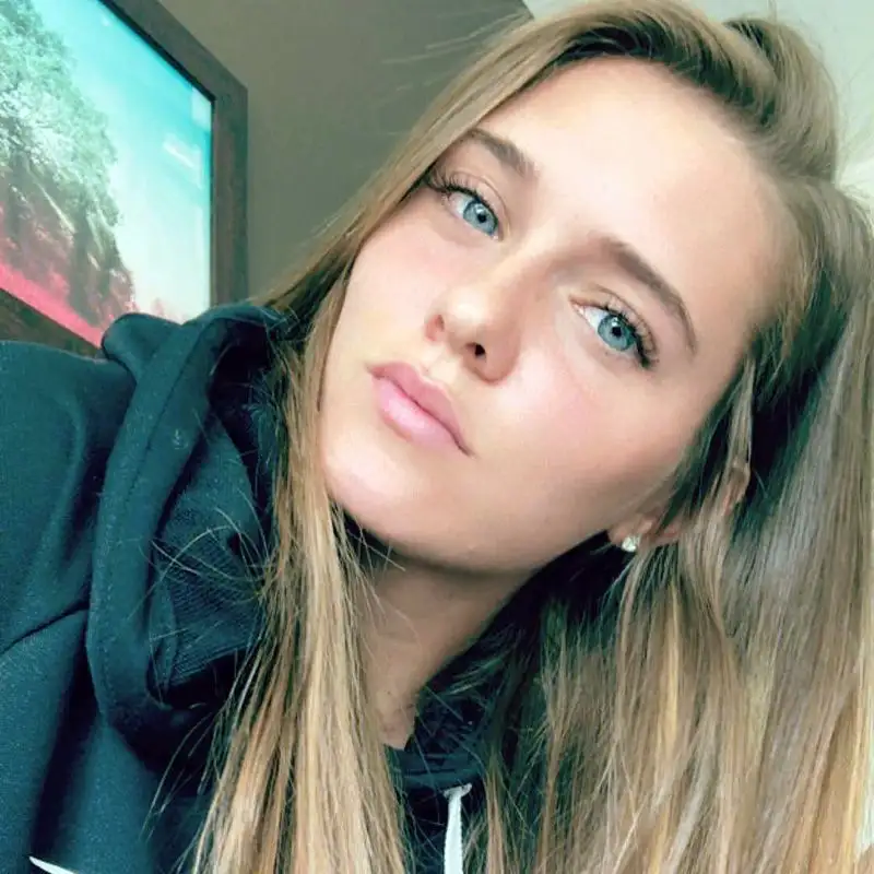 Alysha Newman, 25enne astista canadese, ha vinto un oro ai giochi del Commonwealth.