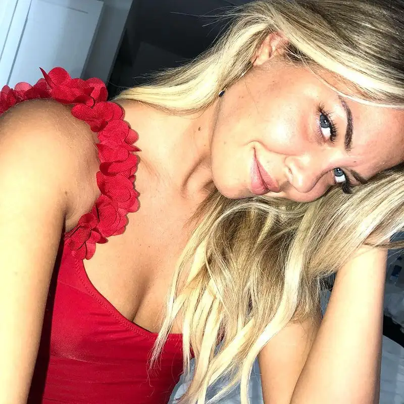 Ex Velina, ha fatto mettere la testa a posto a 'Bomber' Bobo.