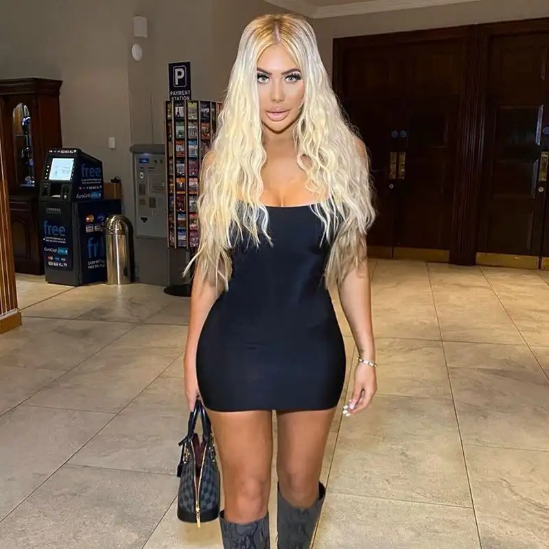 Chloe Ferry, stellina della tv inglese, ha un patrimonio netto superiore al milione di sterline.