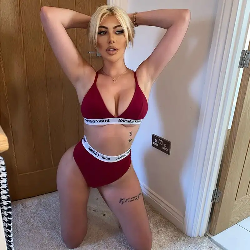 Chloe Ferry, stellina della tv inglese, ha un patrimonio netto superiore al milione di sterline.