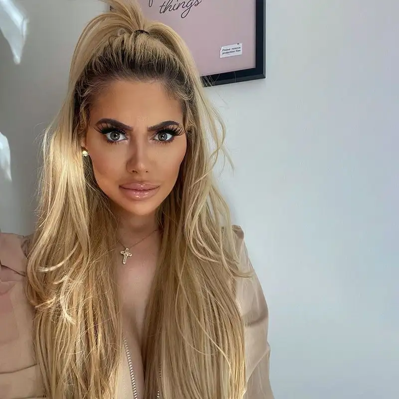 Chloe Ferry, stellina della tv inglese, ha un patrimonio netto superiore al milione di sterline.