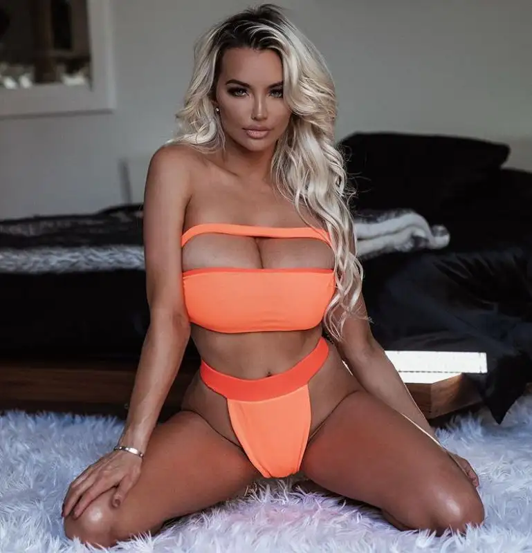 Lindsey Pelas, influencer e fidanzata del figlio di George Best,  si scatena su Instagram.