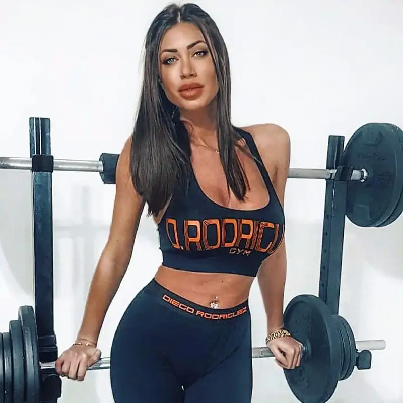 Sofia Barbieri è tra le influencer italiane più seguite in rete con centinaia di migliaia di followers su Instagram e Twitter.