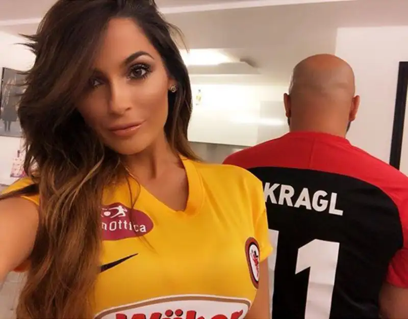 Le immagini della showgirl Alessia Macari, oltre un milione di ammiratori su Instagram.