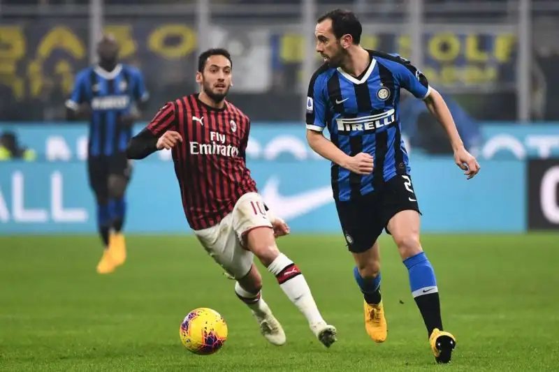 Nerazzurri in svantaggio di due reti nell'intervallo, ma finisce 4-2, e ora Conte è a pari punti con la Vecchia Signora.