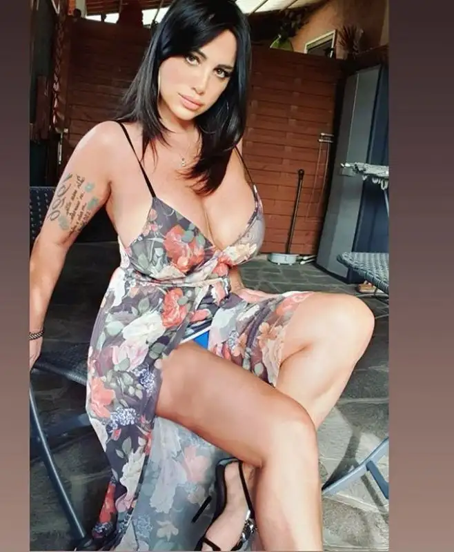 La super tifosa del Napoli dà prova delle sue abilità di cuoca sul suo profilo Instagram.