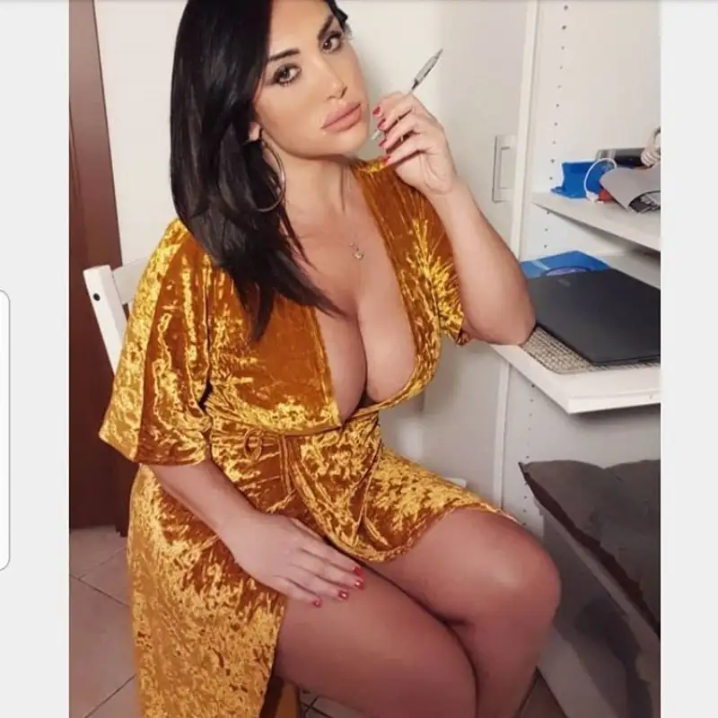 La super tifosa del Napoli dà prova delle sue abilità di cuoca sul suo profilo Instagram.