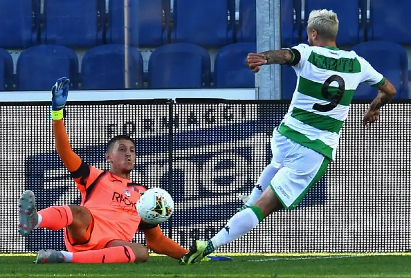 L'Atalanta riprende il campionato con una goleada: la squadra di Gasperini abbatte il Sassuolo per 4-1 nella partita al Gewiss Stadium, recupero della venticinquesima giornata di Serie A.