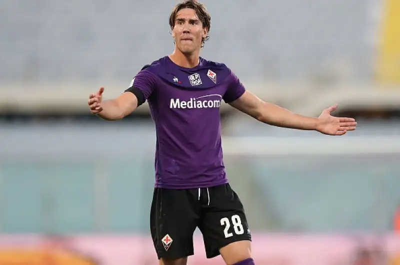 Ospiti in vantaggio con un rigore di Donnarumma, pareggio della squadra di Iachini con capitan Pezzella che risolve una mischia. Espulso Caceres a venti dal termine.