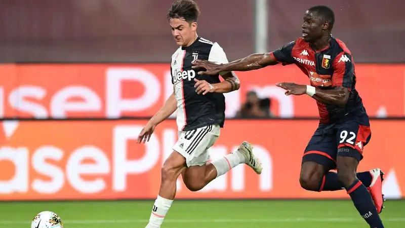 Tre punti d’oro per la Juventus, che in casa del Genoa sfonda nella ripresa e si riporta a +4 dalla Lazio, che poche ore prima era passata a Torino con i granata: 3-1 per gli uomini di Sarri.