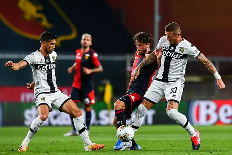 Il Parma ha travolto per 4-1 il Genoa al Tardini in una partita valida per la 27esima giornata di Serie A