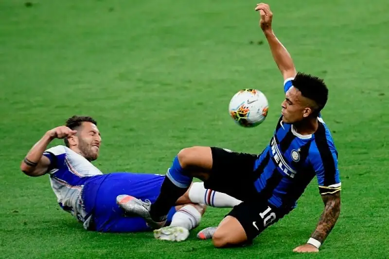 La squadra di Conte piega per 2-1 in casa i blucerchiati.