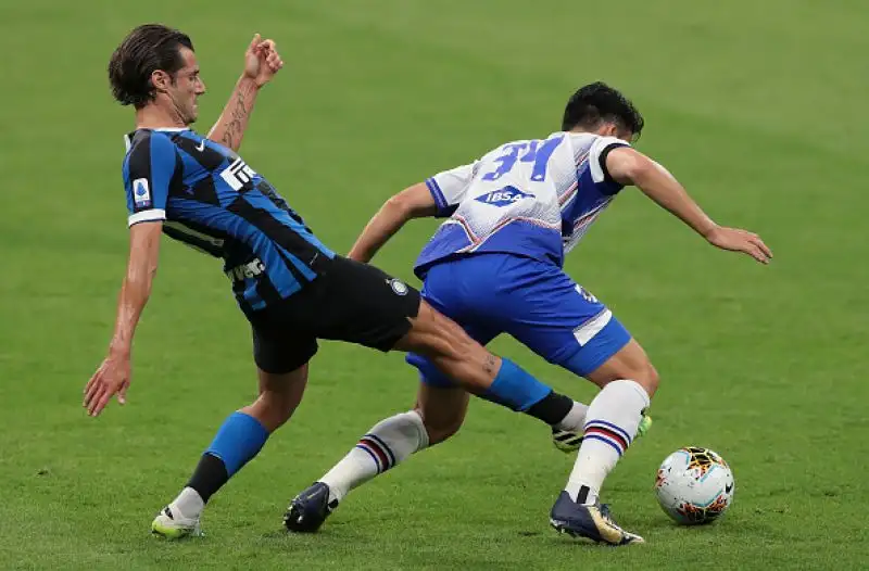 La squadra di Conte piega per 2-1 in casa i blucerchiati.