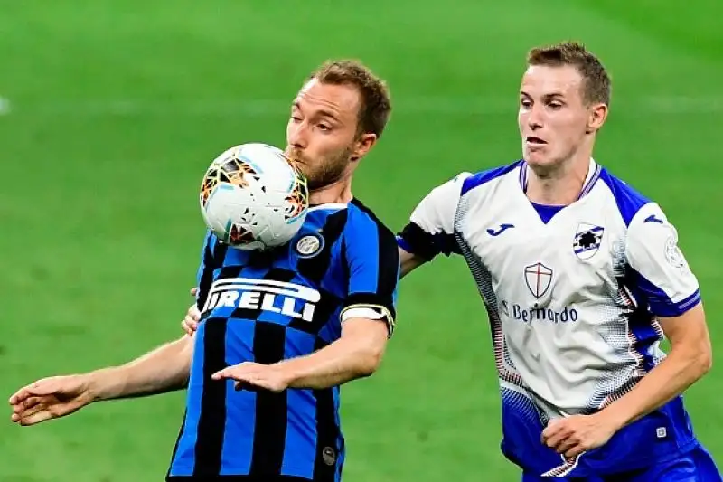 La squadra di Conte piega per 2-1 in casa i blucerchiati.