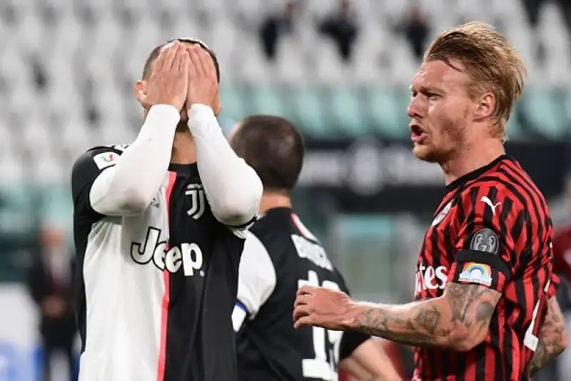 Succede tutto nella prima frazione di gara: Cristiano Ronaldo sbaglia un rigore e subito dopo Rebic si fa espellere per un brutto intervento su Danilo. Ripresa con poche emozioni.