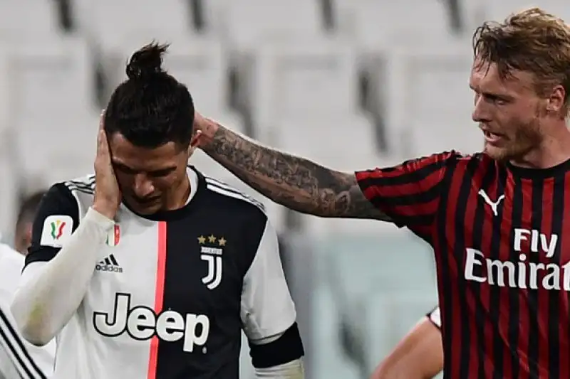 Succede tutto nella prima frazione di gara: Cristiano Ronaldo sbaglia un rigore e subito dopo Rebic si fa espellere per un brutto intervento su Danilo. Ripresa con poche emozioni.