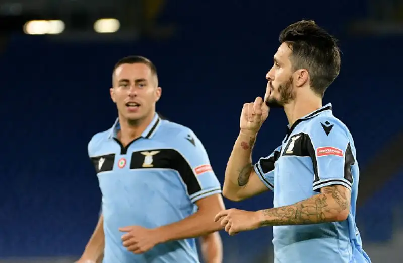 Un gioiello di Ribery nel primo tempo non basta ai gigliati: Immobile e Luis Alberto stendono la Fiorentina nella ripresa.
