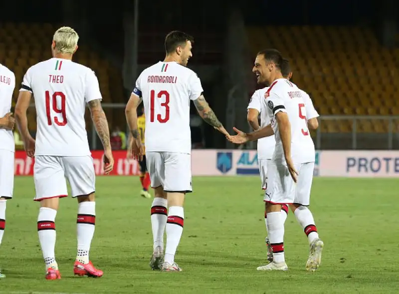Per i lombardi in gol Castillejo, Bonaventura, Rebic e Leao, di Mancosu il gol dei padroni di casa.