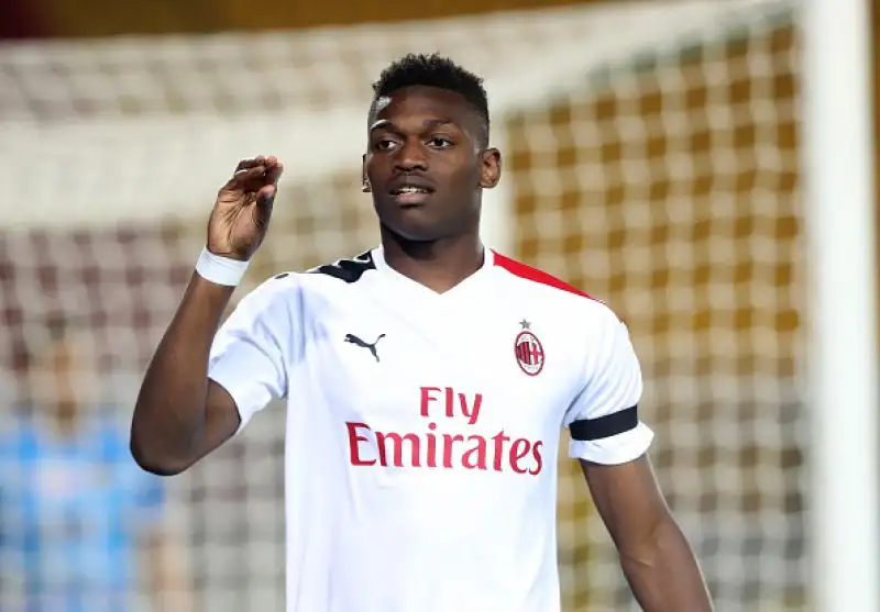 Per i lombardi in gol Castillejo, Bonaventura, Rebic e Leao, di Mancosu il gol dei padroni di casa.