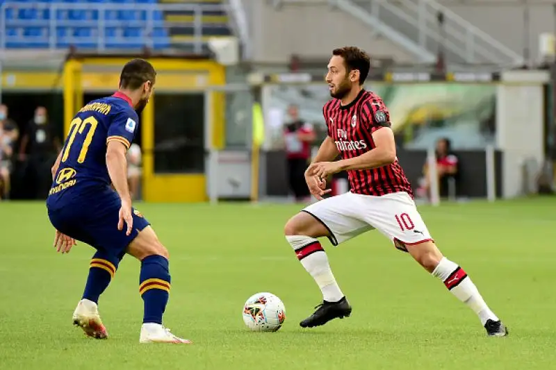 I rossoneri superano i giallorossi per 2-0.