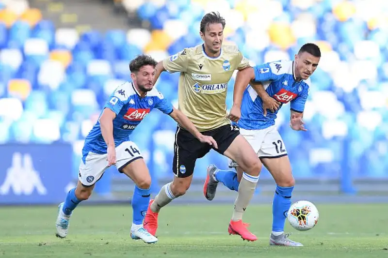 Gli azzurri rifilano un tris alla Spal e si portano a -3 dal quinto posto della Roma