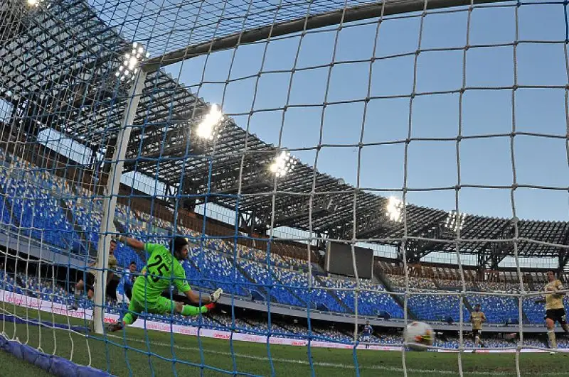 Gli azzurri rifilano un tris alla Spal e si portano a -3 dal quinto posto della Roma