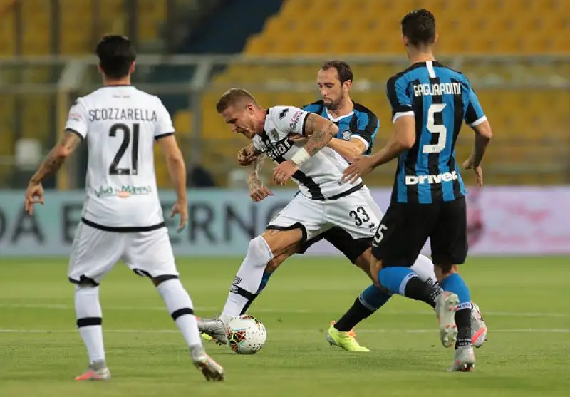 I nerazzurri ribaltano il risultato negli ultimi minuti.