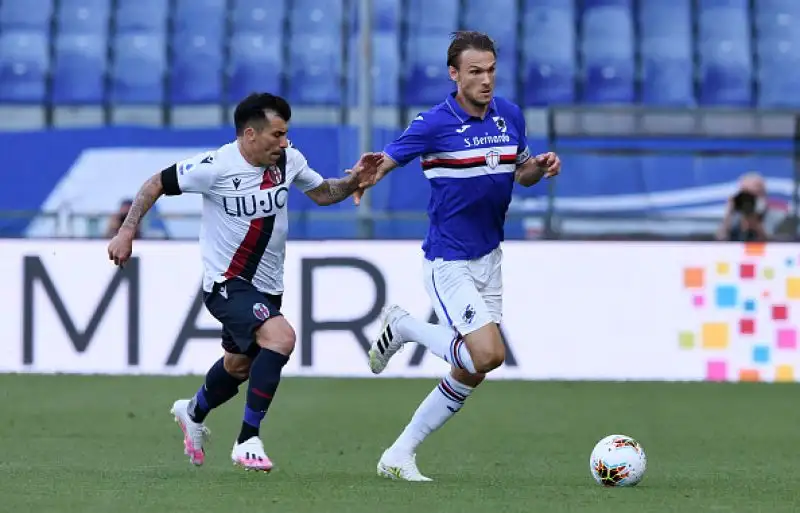 Colpo del Bologna a Genova: Barrow e Orsolini fanno piangere Ranieri, rossoblu a quota 37 punti, doriani a una lunghezza dalla zona retrocessioone.