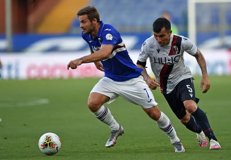 Colpo del Bologna a Genova: Barrow e Orsolini fanno piangere Ranieri, rossoblu a quota 37 punti, doriani a una lunghezza dalla zona retrocessioone.